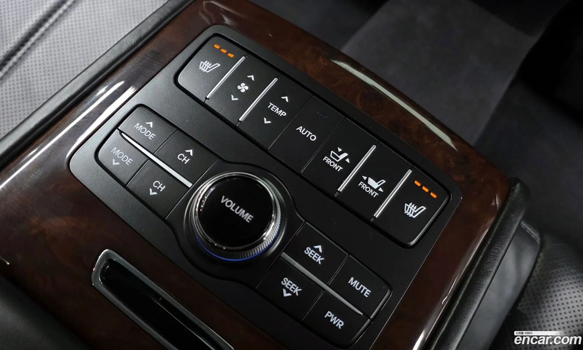 Hyundai Equus 2011 — 11