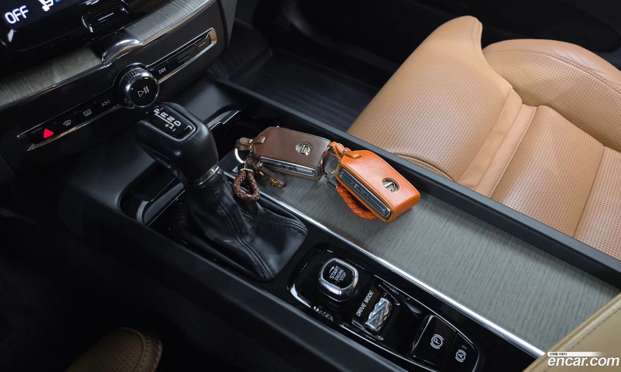 Volvo XC60 2019 YV1UZA22CK1310074 — 15