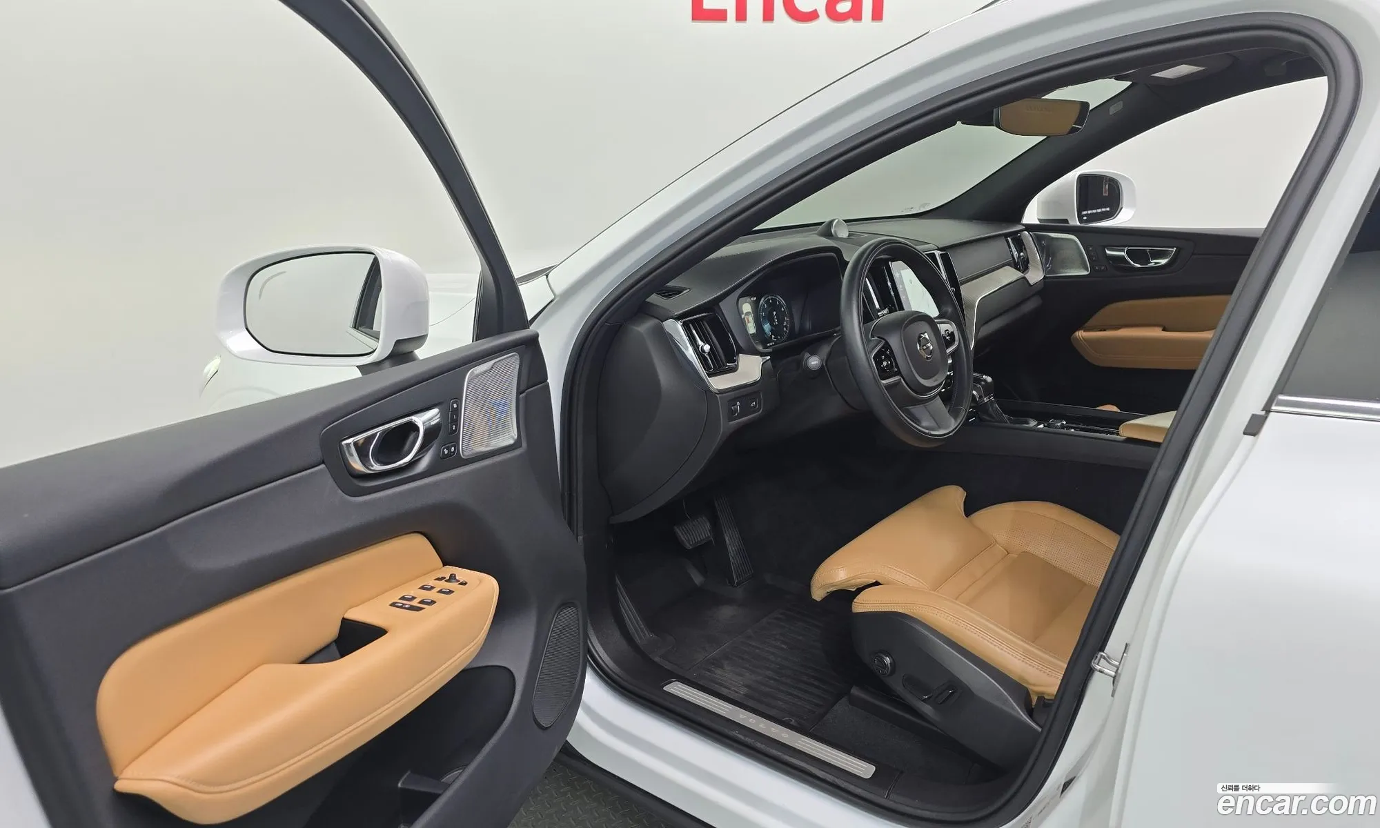Volvo XC60 2019 YV1UZA22CK1310074 — 9