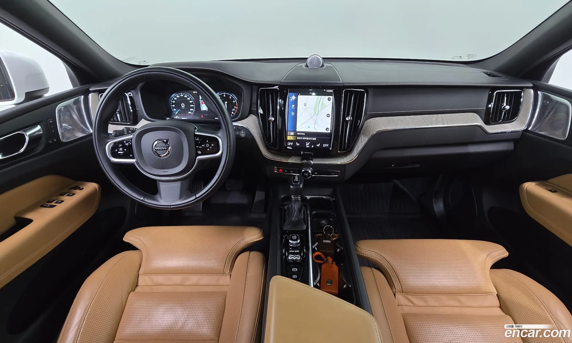 Volvo XC60 2019 YV1UZA22CK1310074 — 11