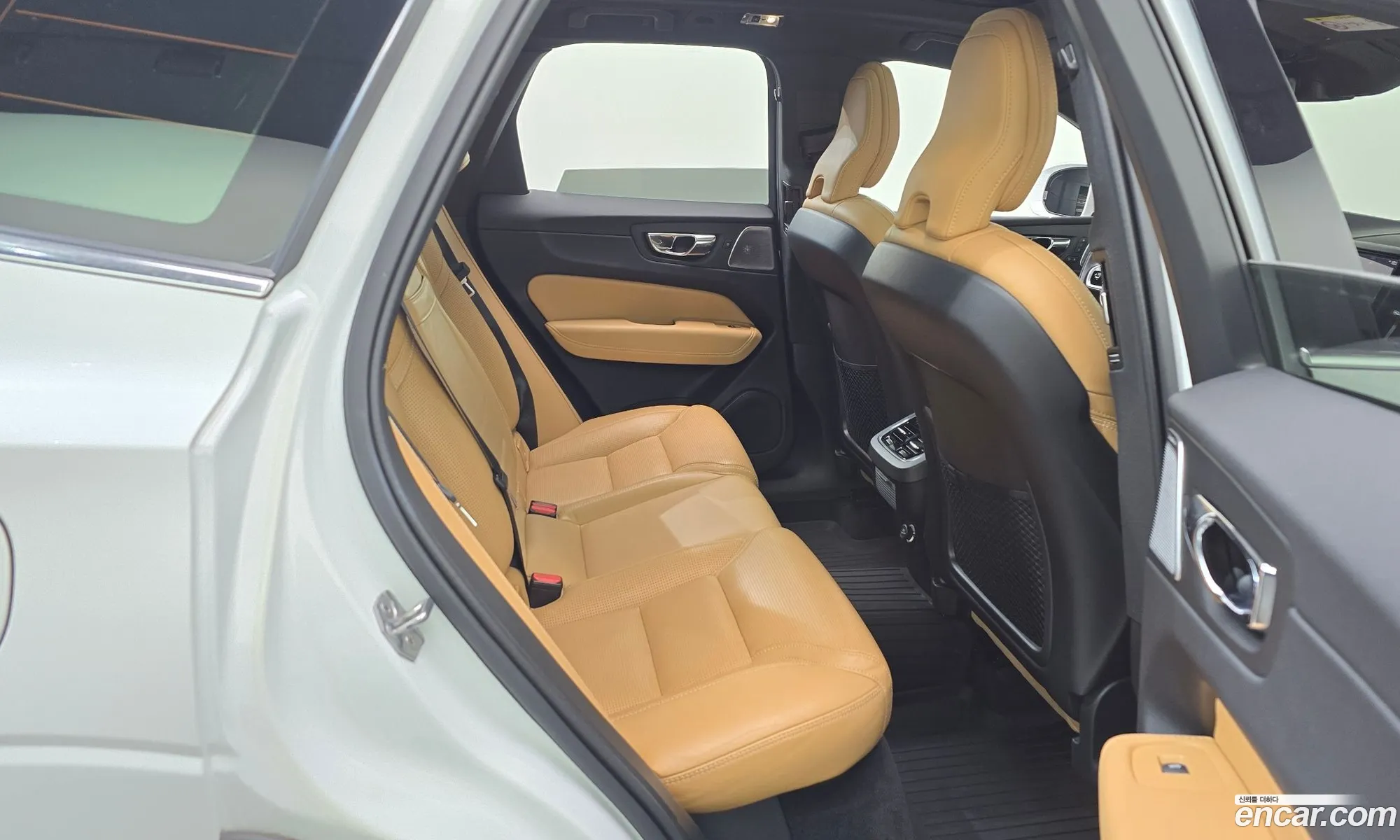 Volvo XC60 2019 YV1UZA22CK1310074 — 13