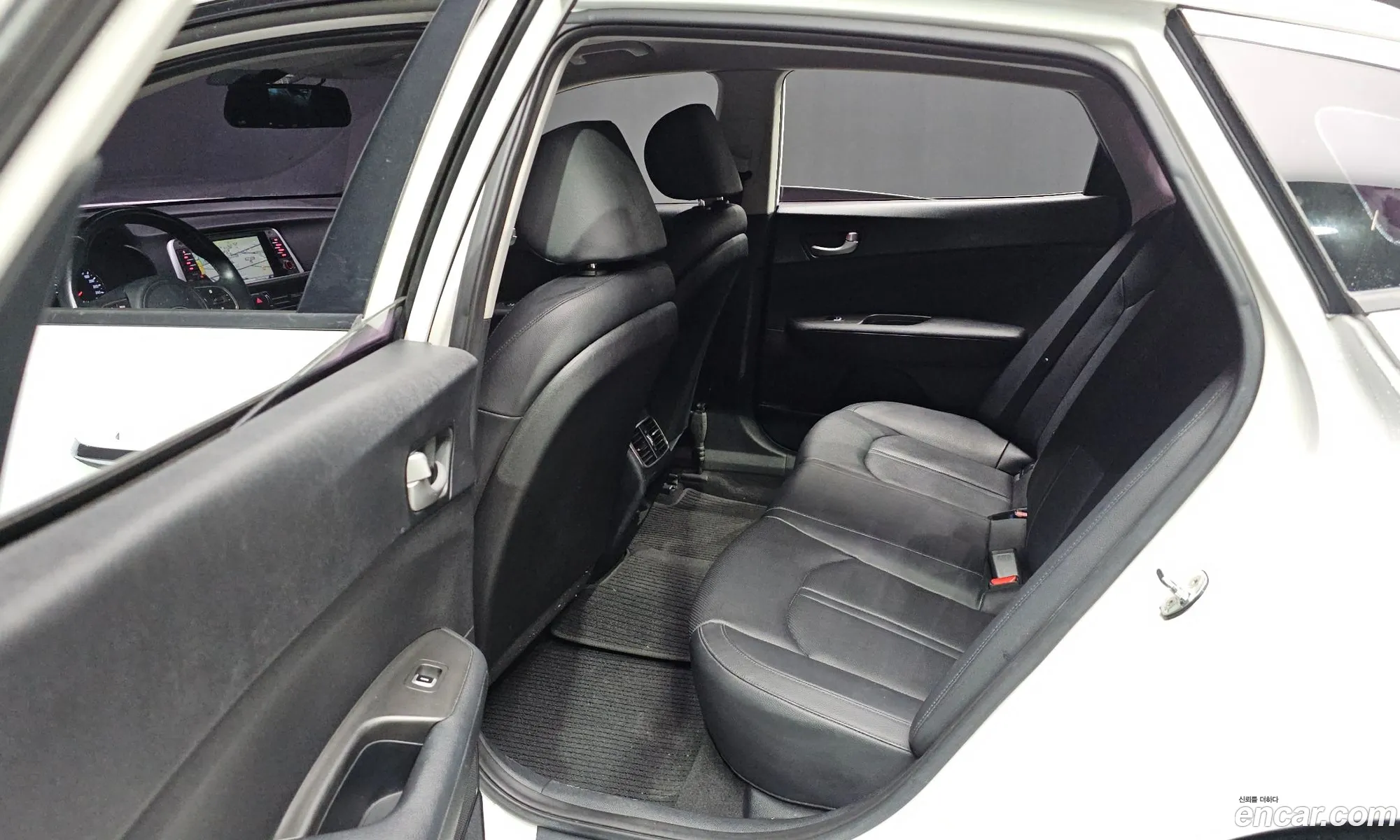 Kia K5 2017 — 18