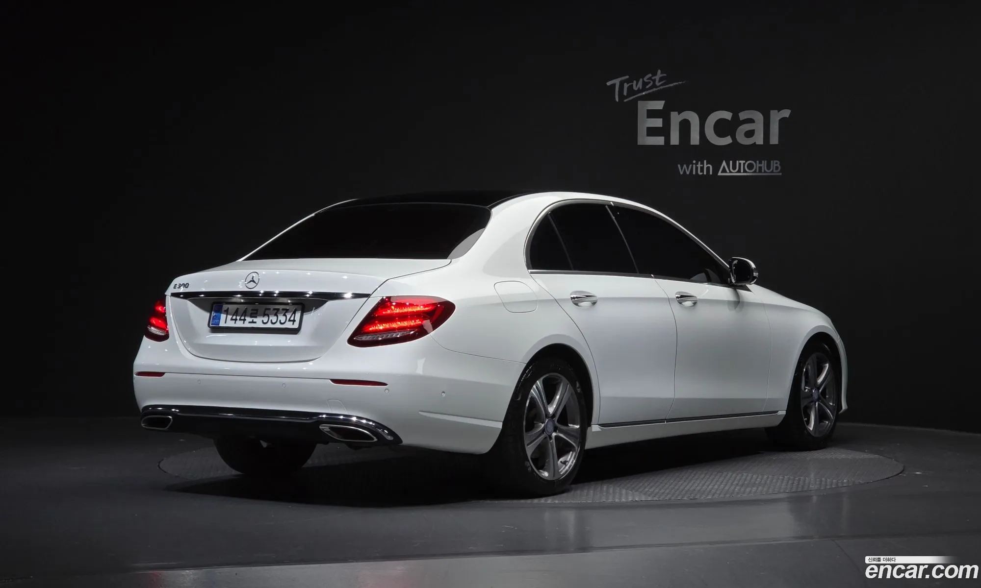 Mercedes-Benz E-Class W213 2016 WDDZF4JB8HA119813 — 13
