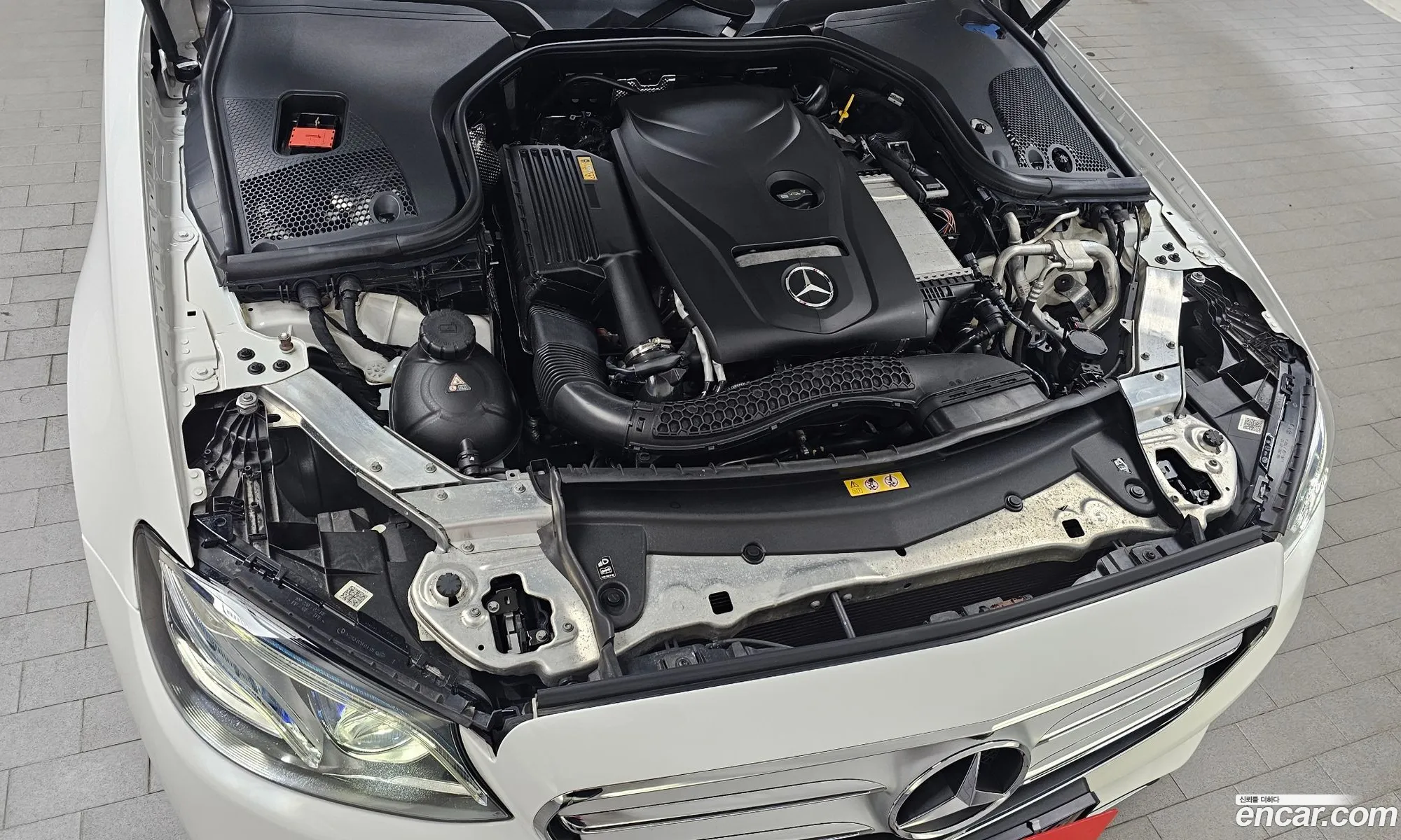 Mercedes-Benz E-Class W213 2016 WDDZF4JB8HA119813 — 9