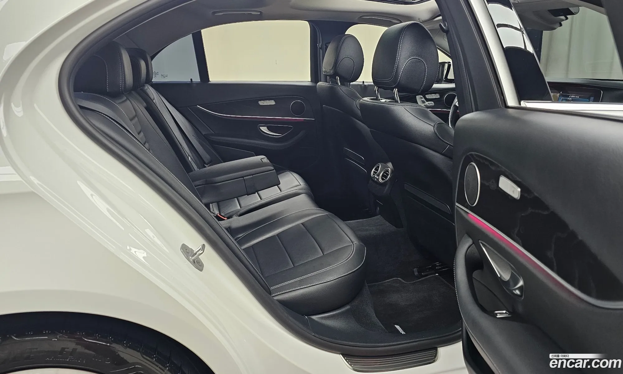 Mercedes-Benz E-Class W213 2016 WDDZF4JB8HA119813 — 8