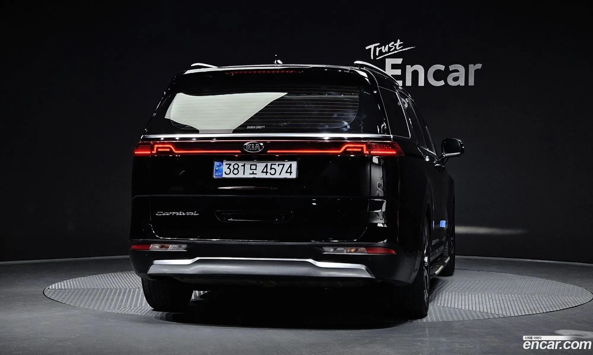 Kia Carnival 2021 — 18
