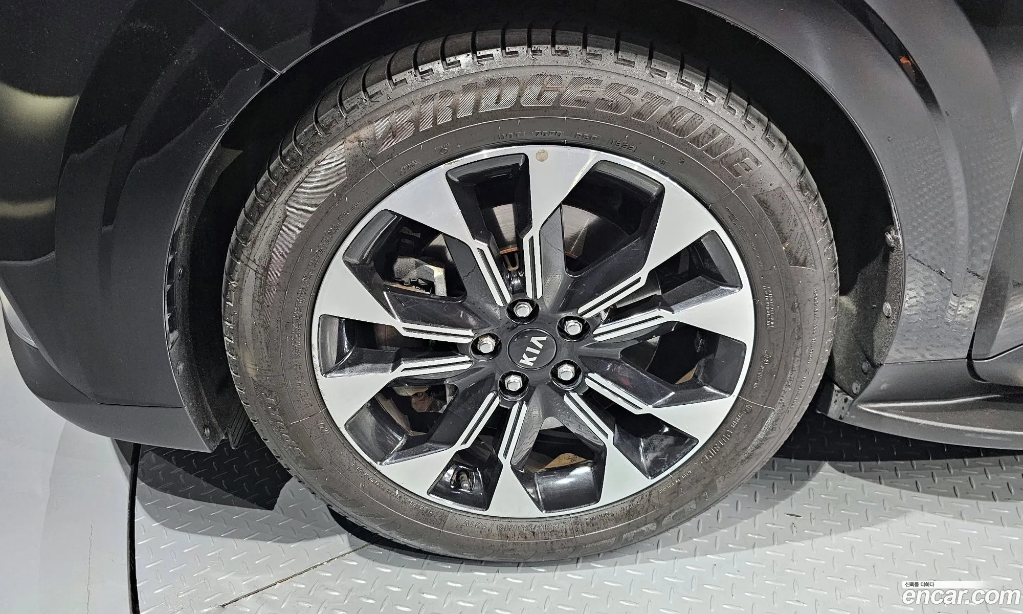 Kia Carnival 2021 — 17