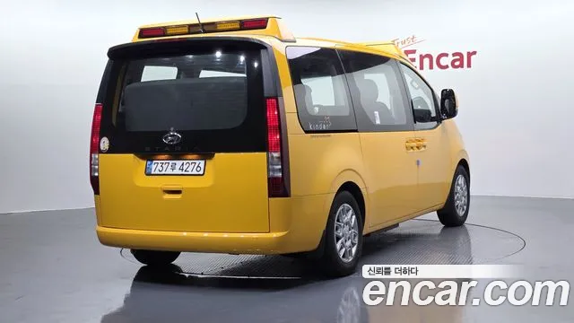 Hyundai Staria 2023 — 3