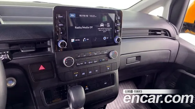 Hyundai Staria 2023 — 5