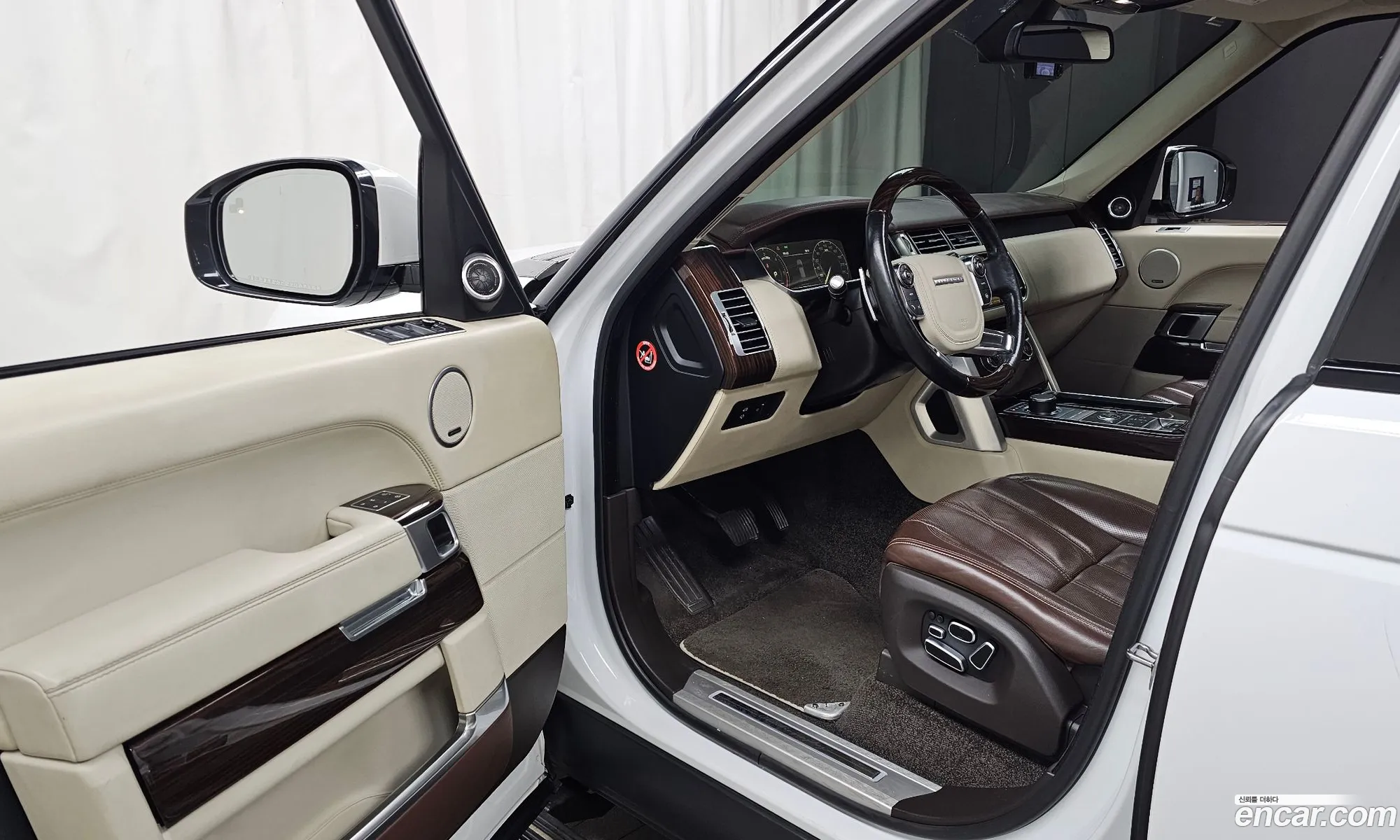 Land Rover Range Rover 2015 SALGA2JF8FA213414 — 15