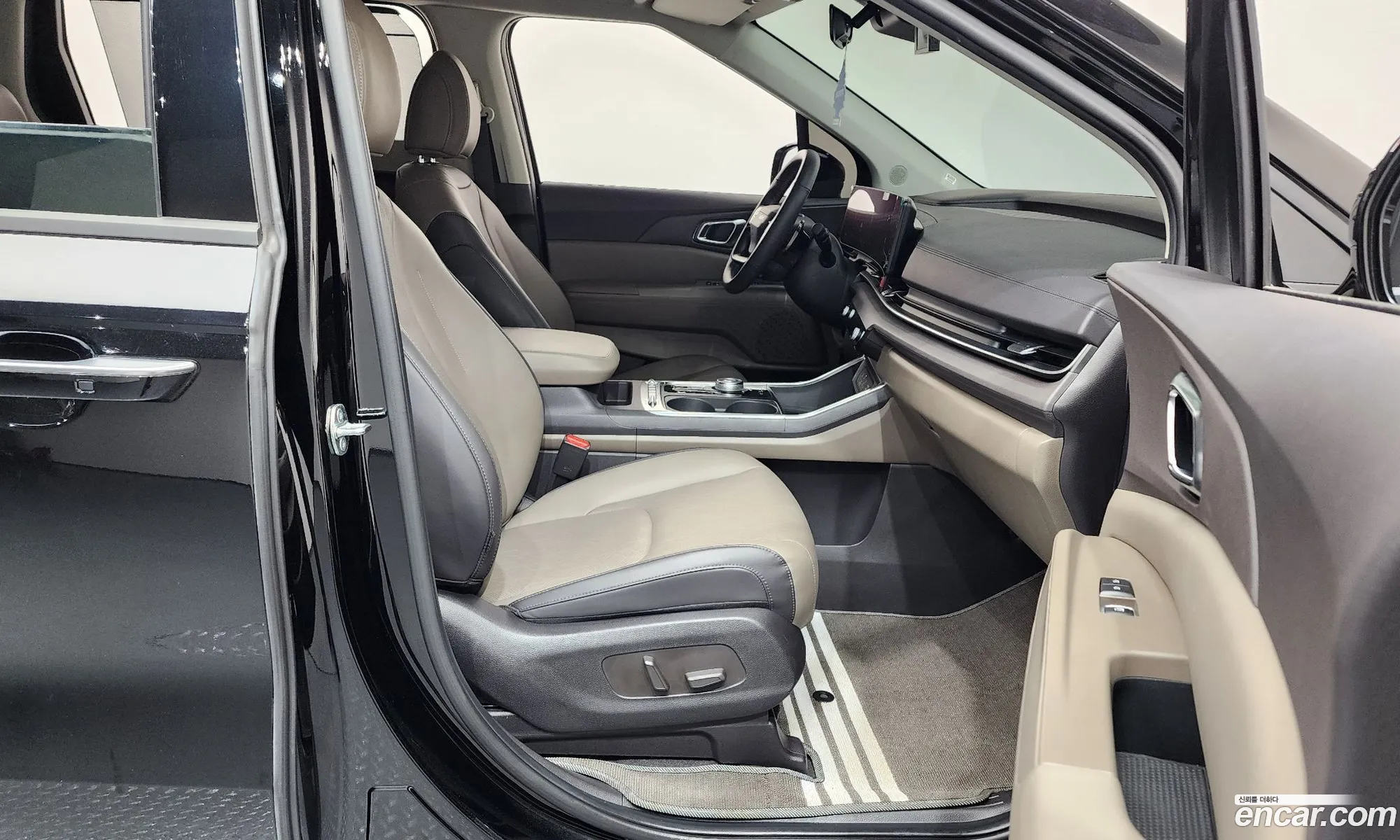 Kia Carnival 2024 — 18
