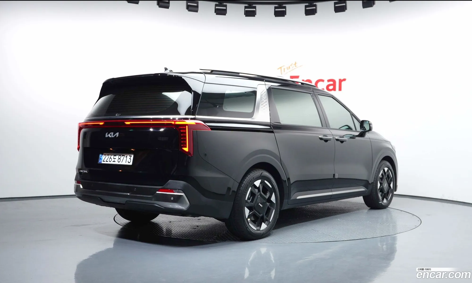 Kia Carnival 2024 — 12