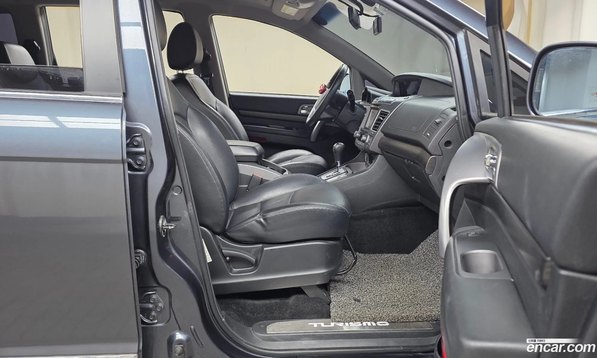KG Mobility (SsangYong) Korando Turismo 2017 — 10