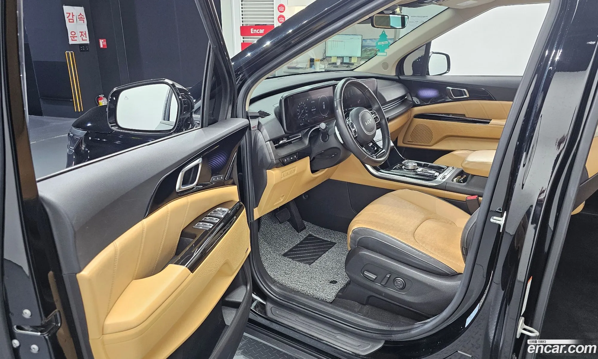 Kia Carnival 2022 — 18
