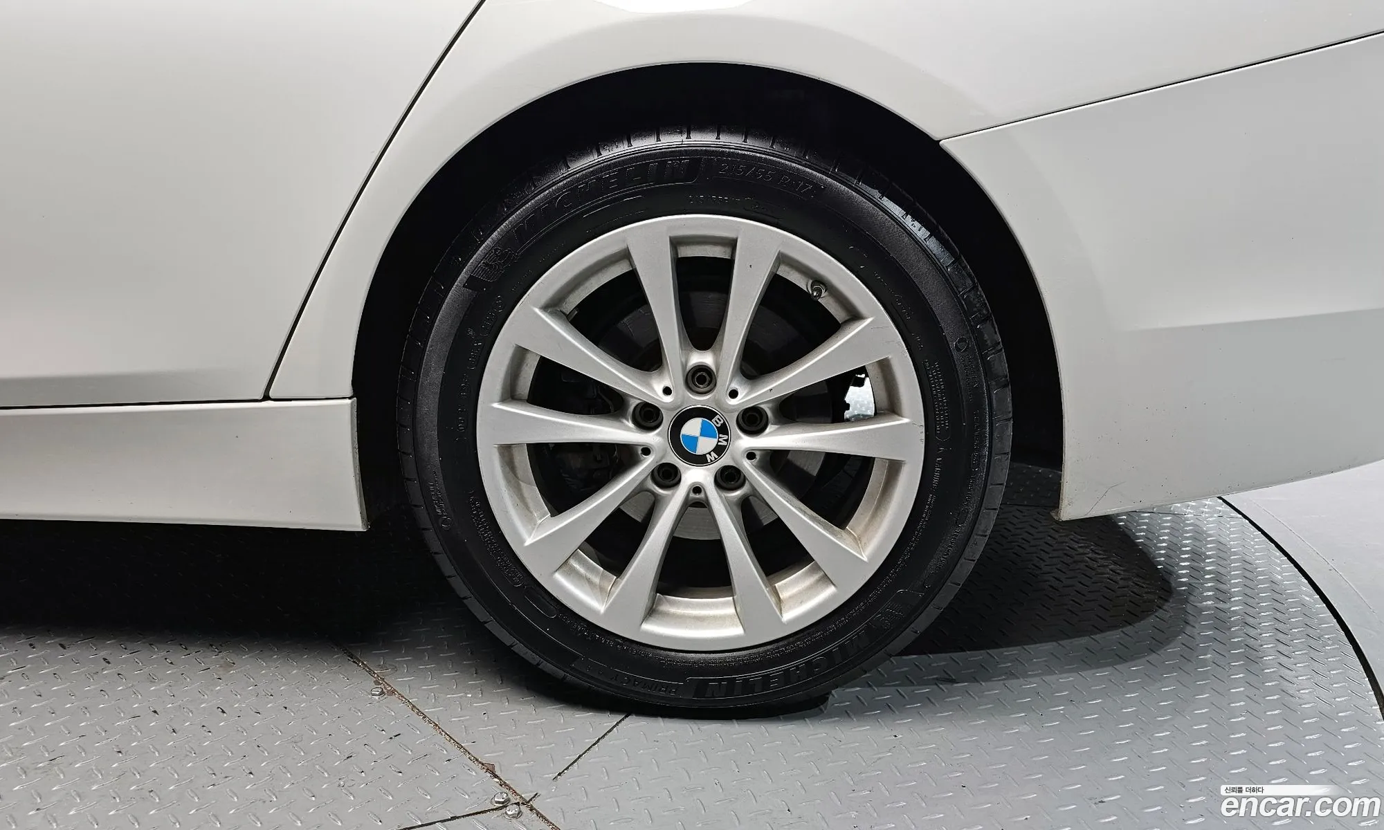 BMW 3 Series 2017 WBA8C5103JA074995 — 4