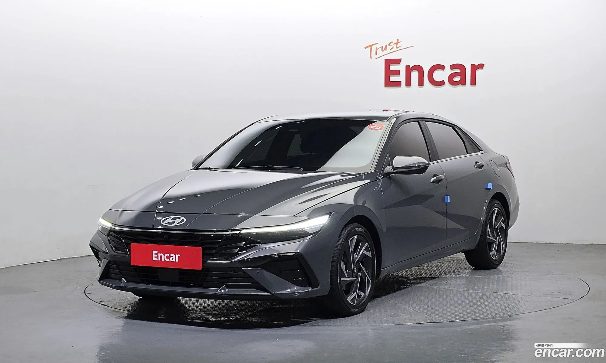 Hyundai Elantra 2025 — 3