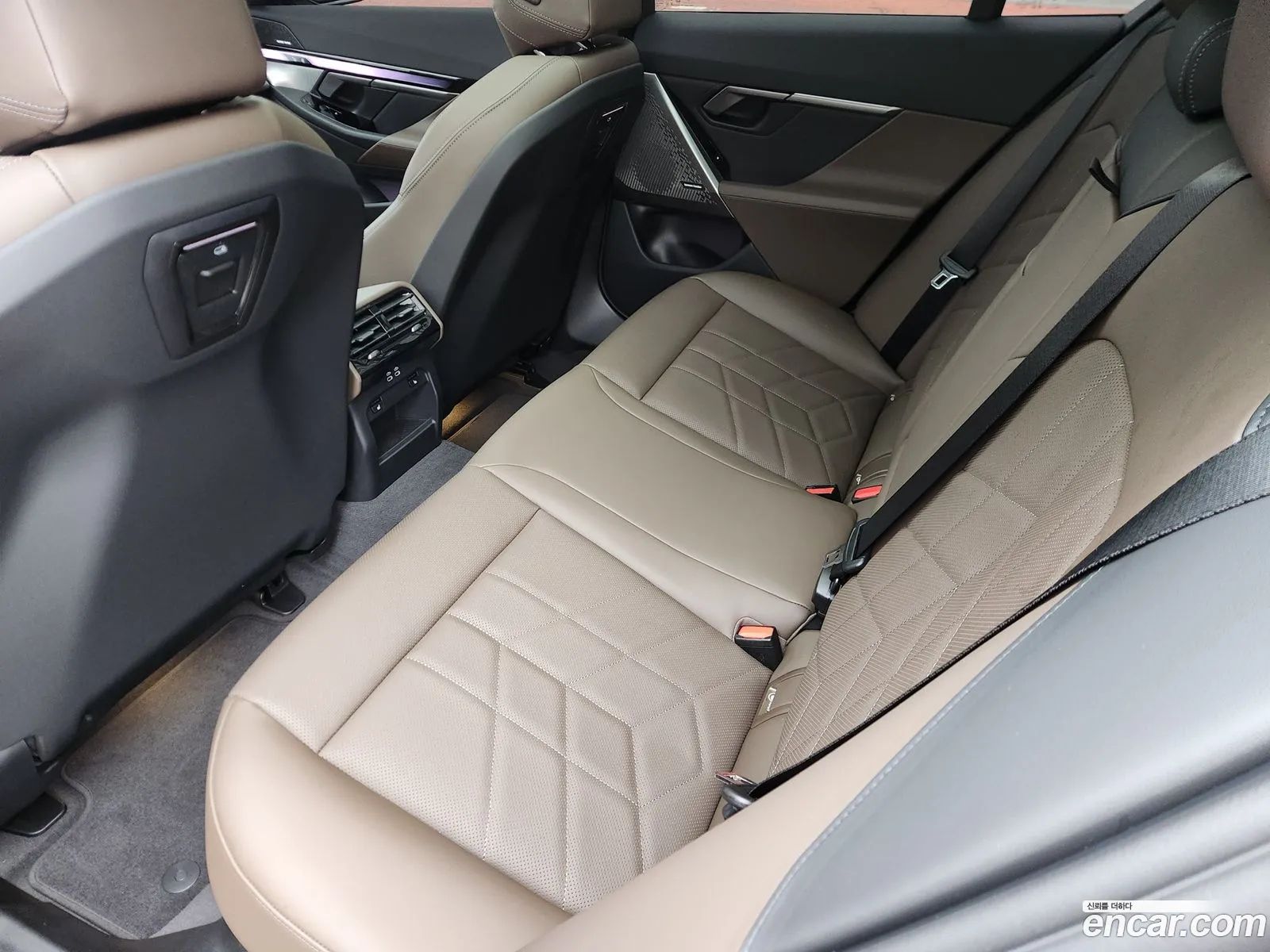BMW 5 Series 2025 — 9