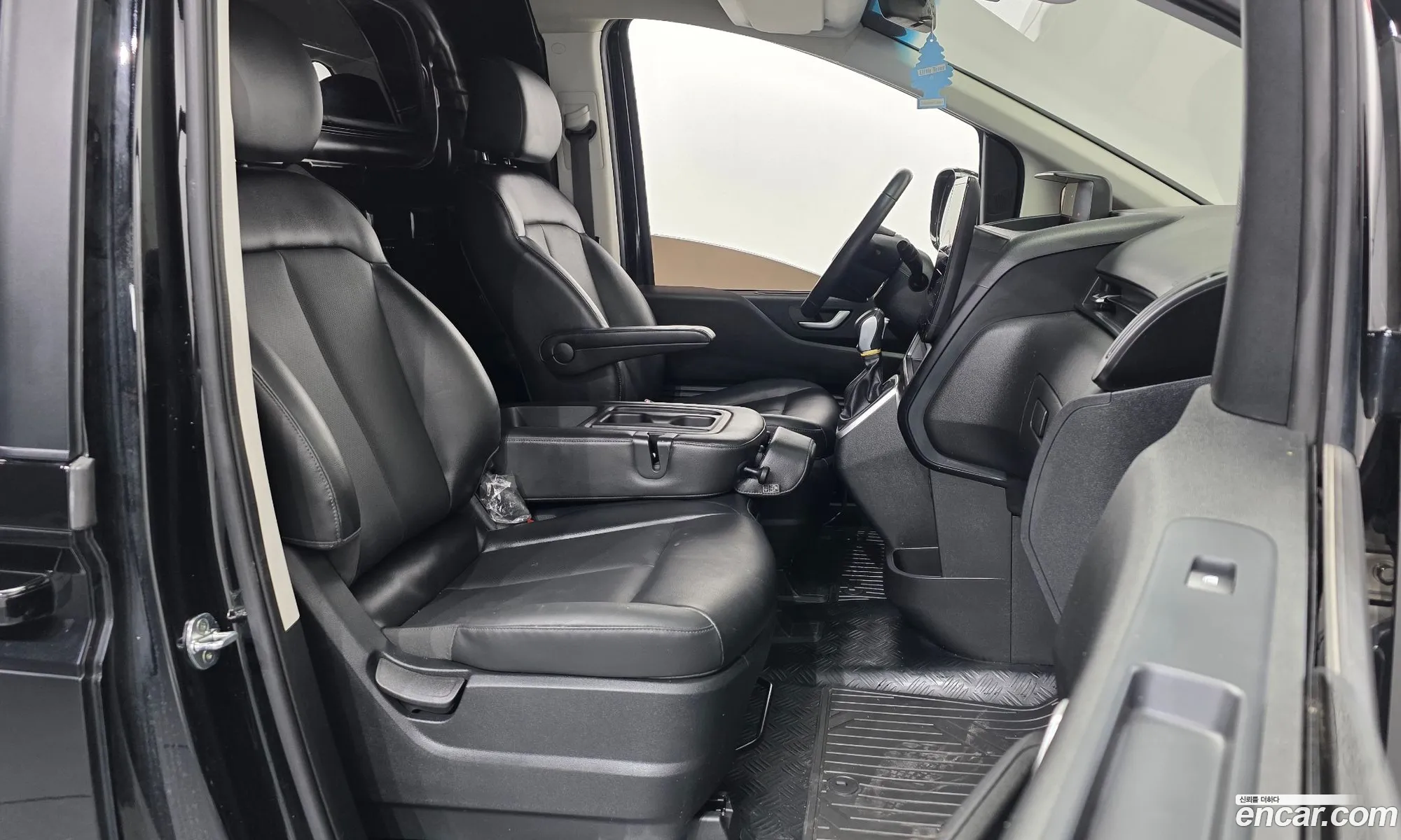 Hyundai Staria 2021 — 15