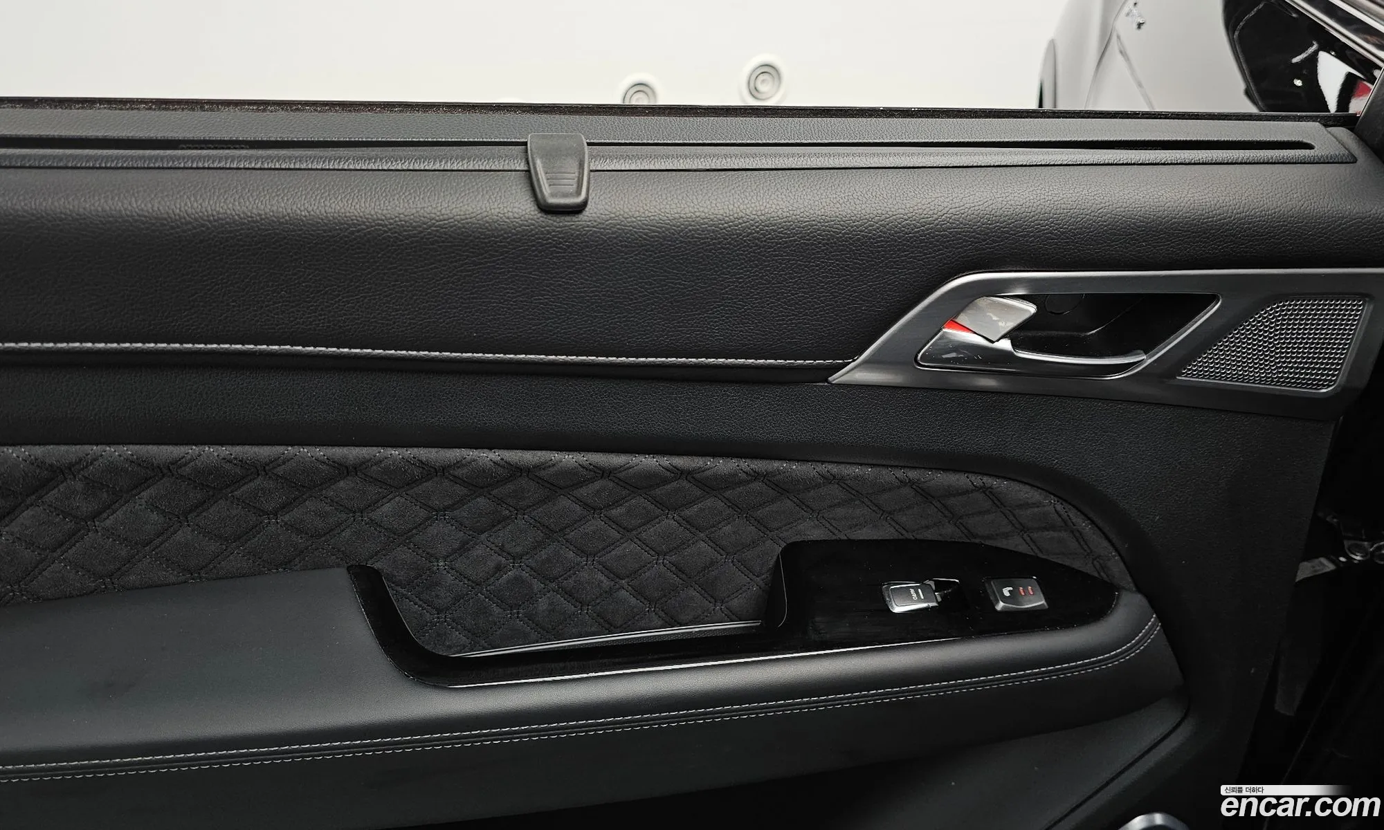 KG Mobility (SsangYong) Rexton 2020 — 17