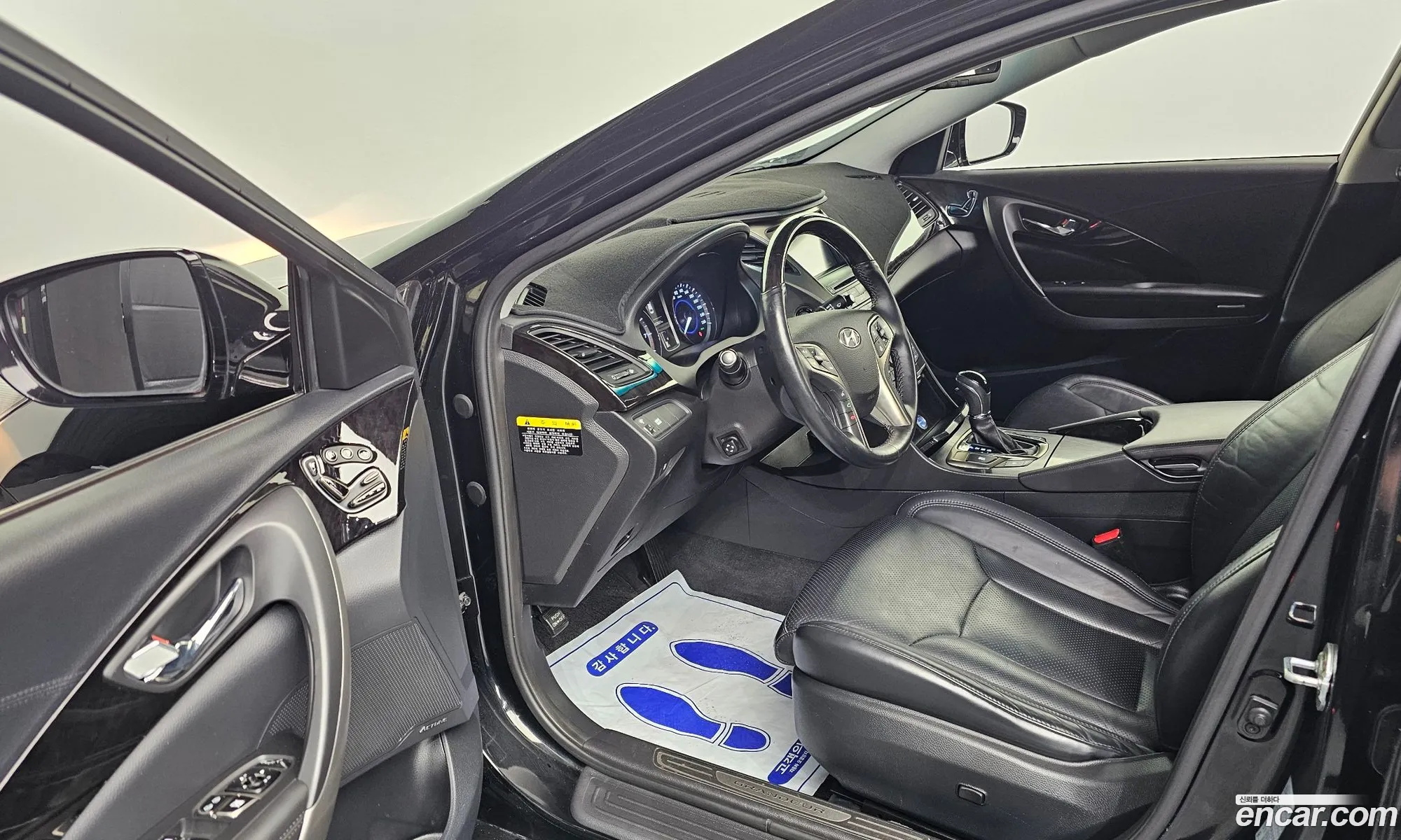 Hyundai Grandeur HG 2014 — 19