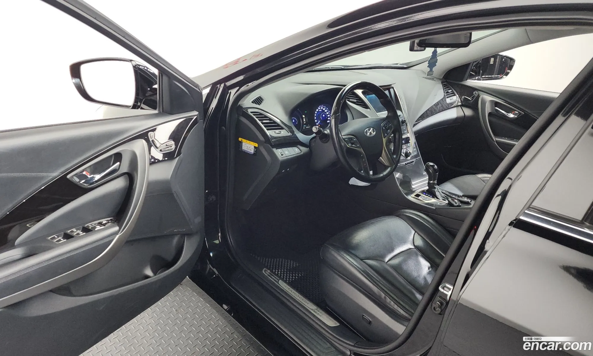 Hyundai Grandeur HG Hybrid 2015 — 19
