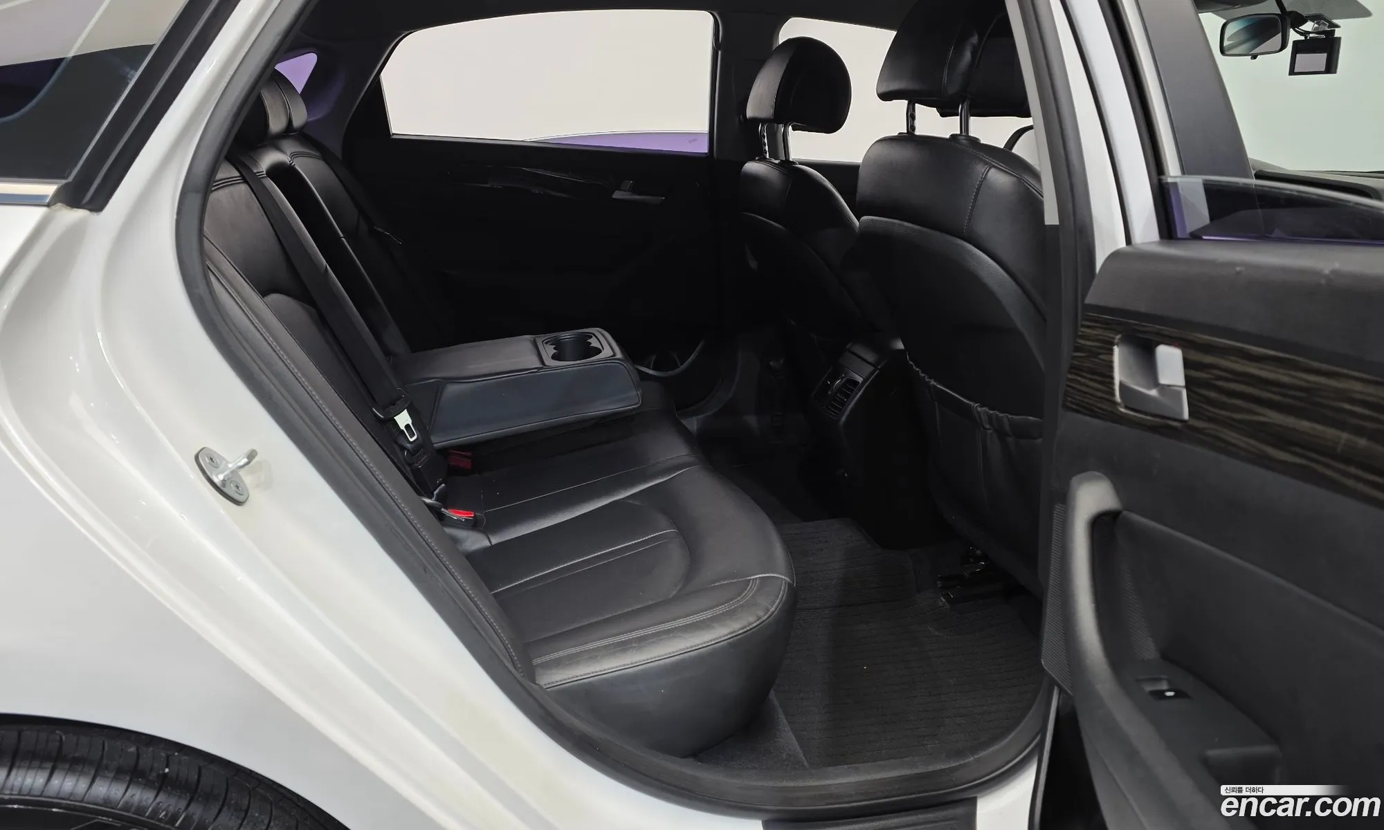 Hyundai LF Sonata 2014 — 17