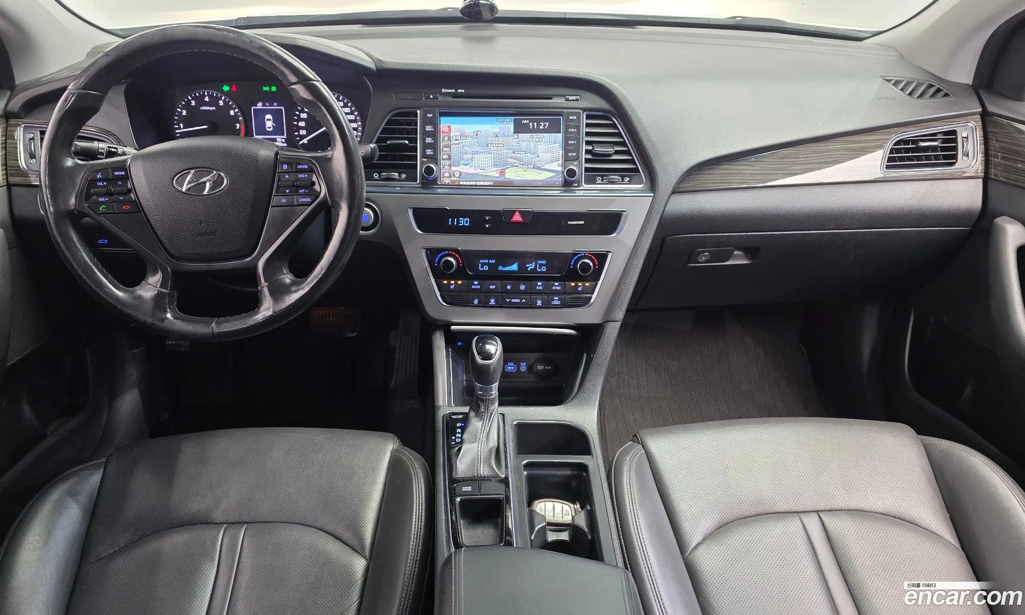 Hyundai LF Sonata 2014 — 11