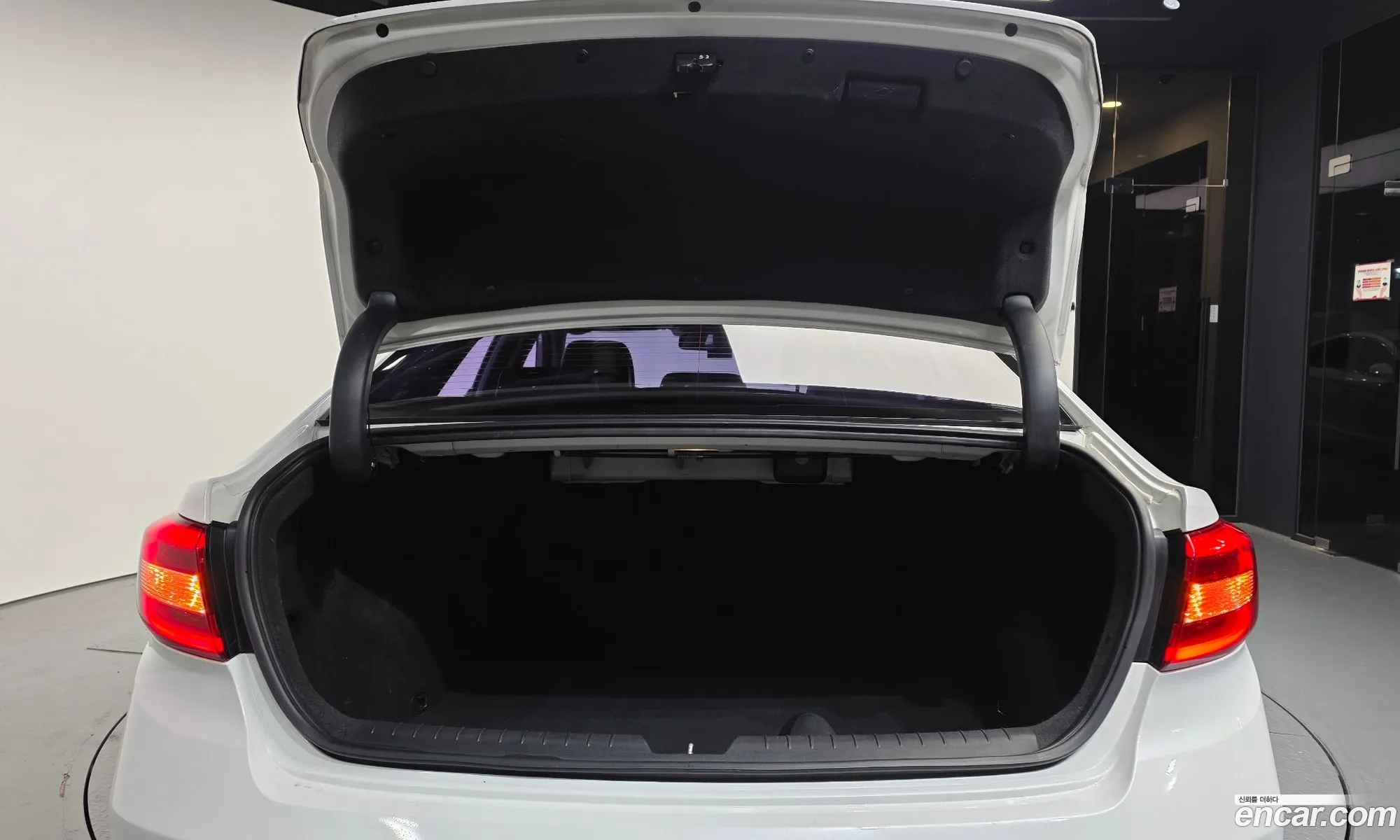 Hyundai LF Sonata 2014 — 15