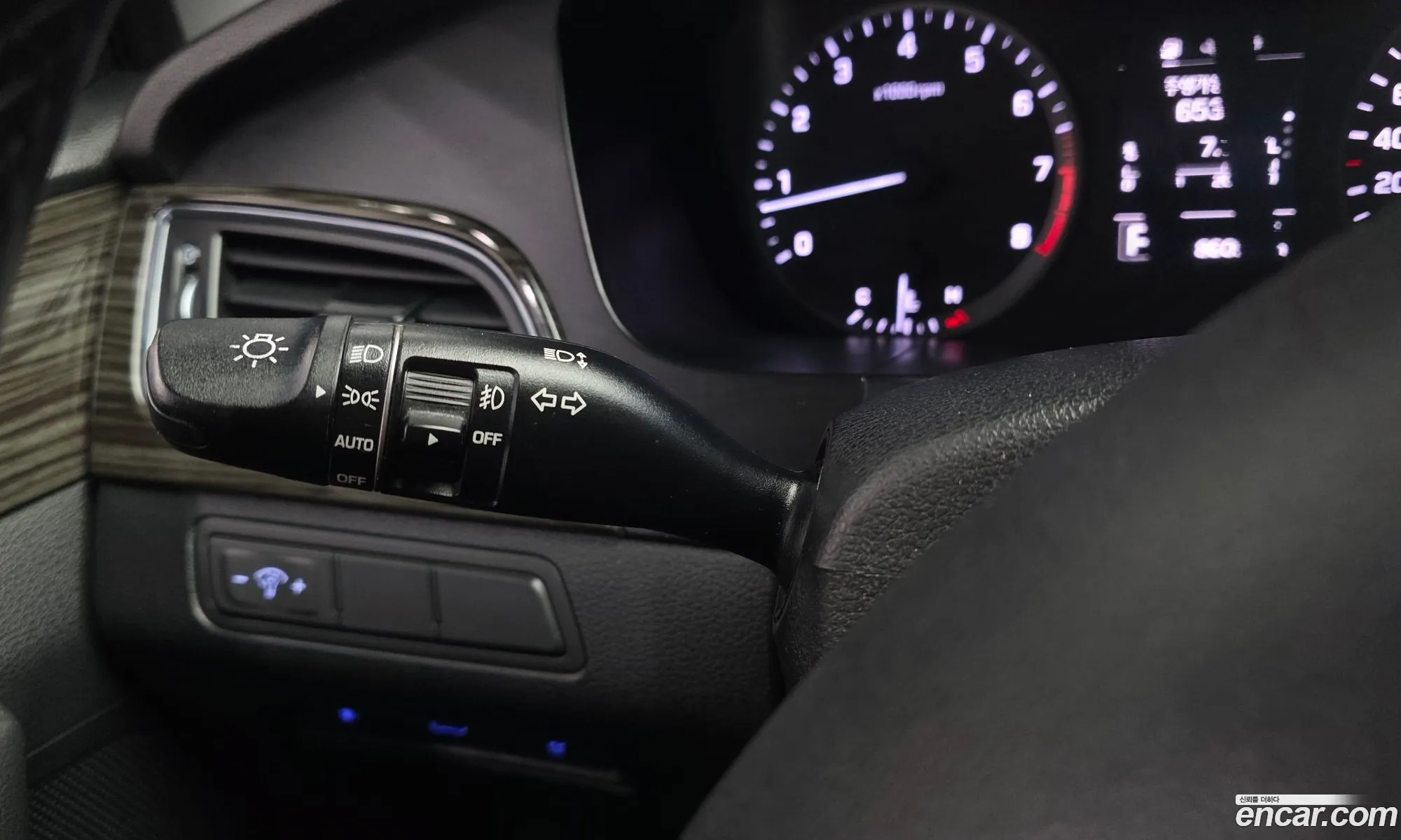 Hyundai LF Sonata 2014 — 12