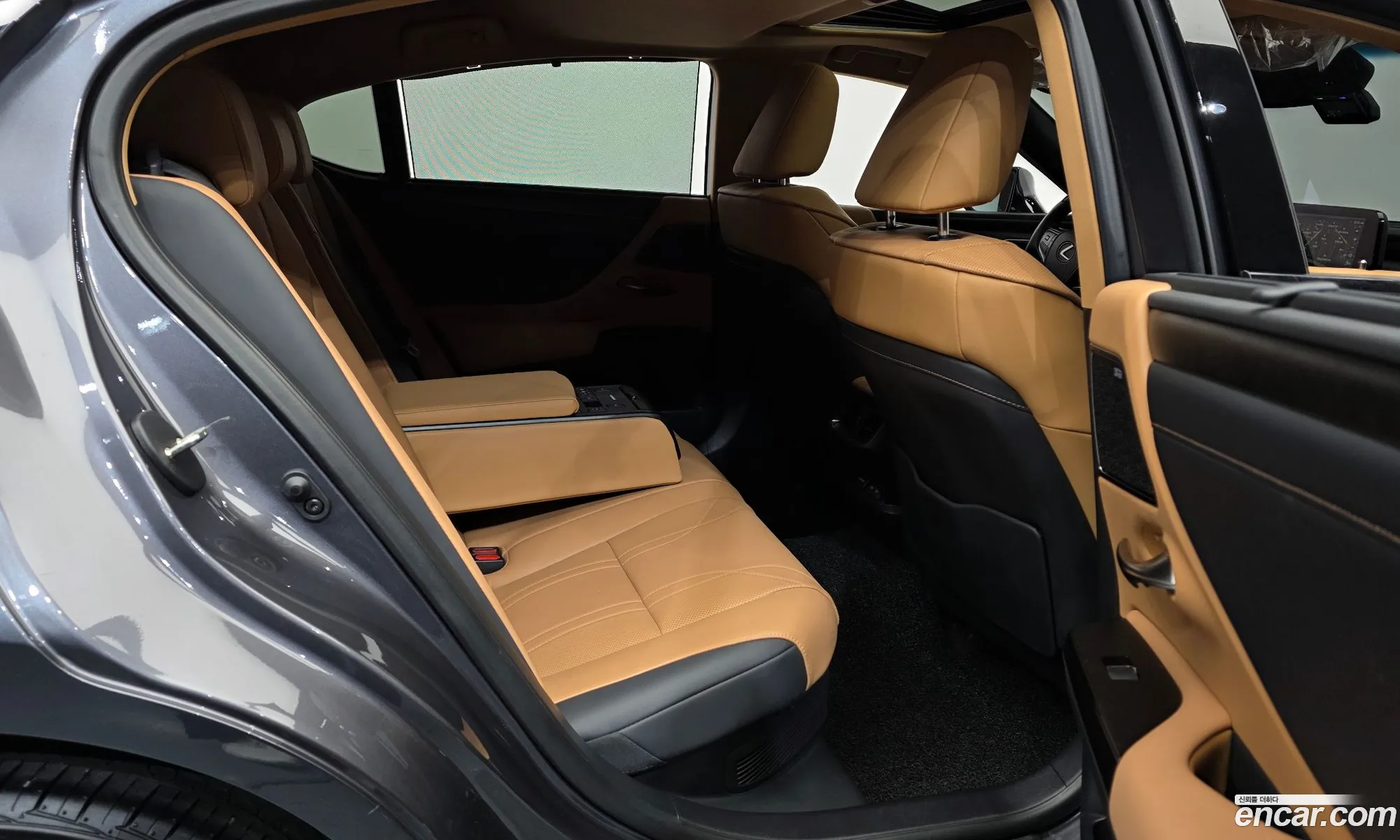 Lexus ES300h 7th Gen 2024 — 9
