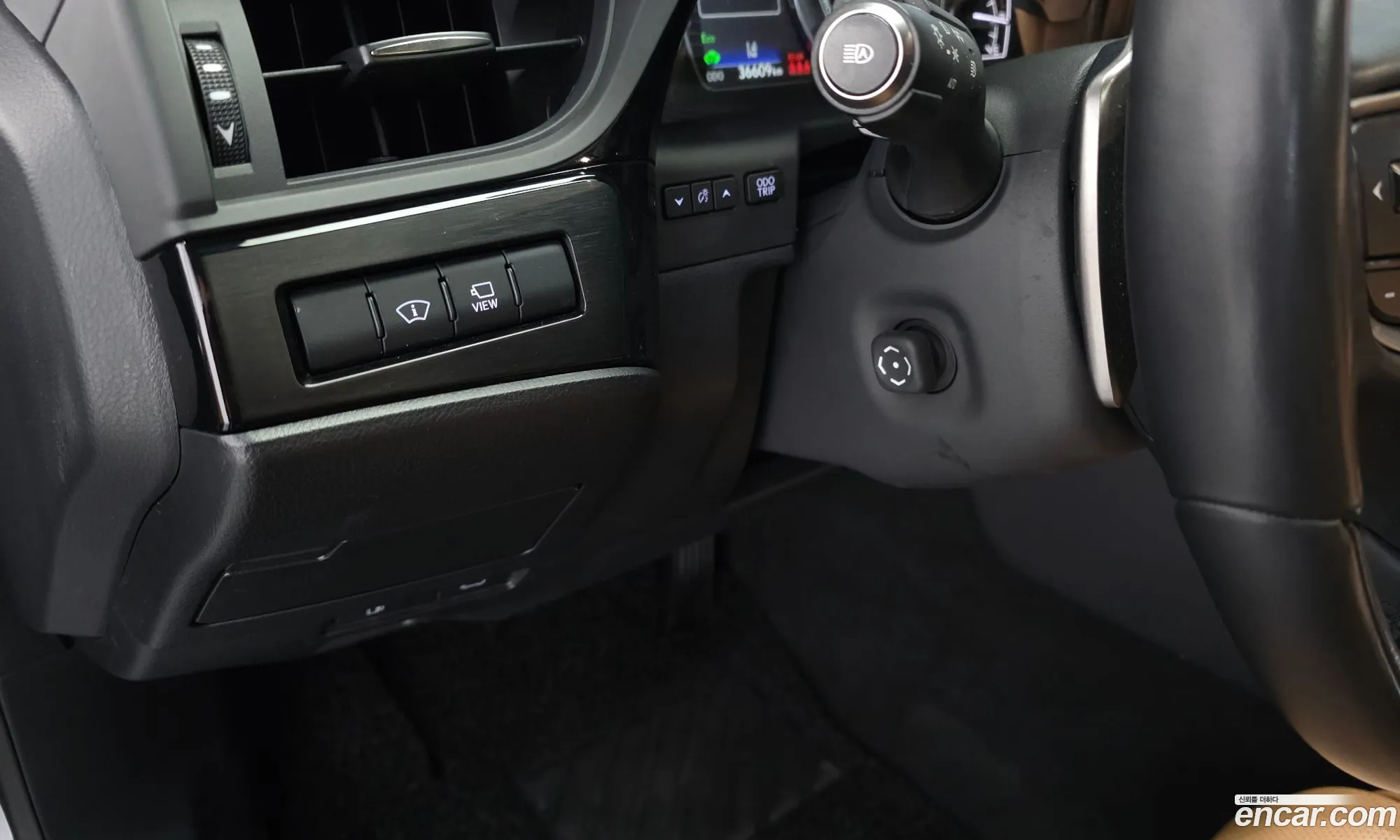 Lexus ES300h 7th Gen 2024 — 7