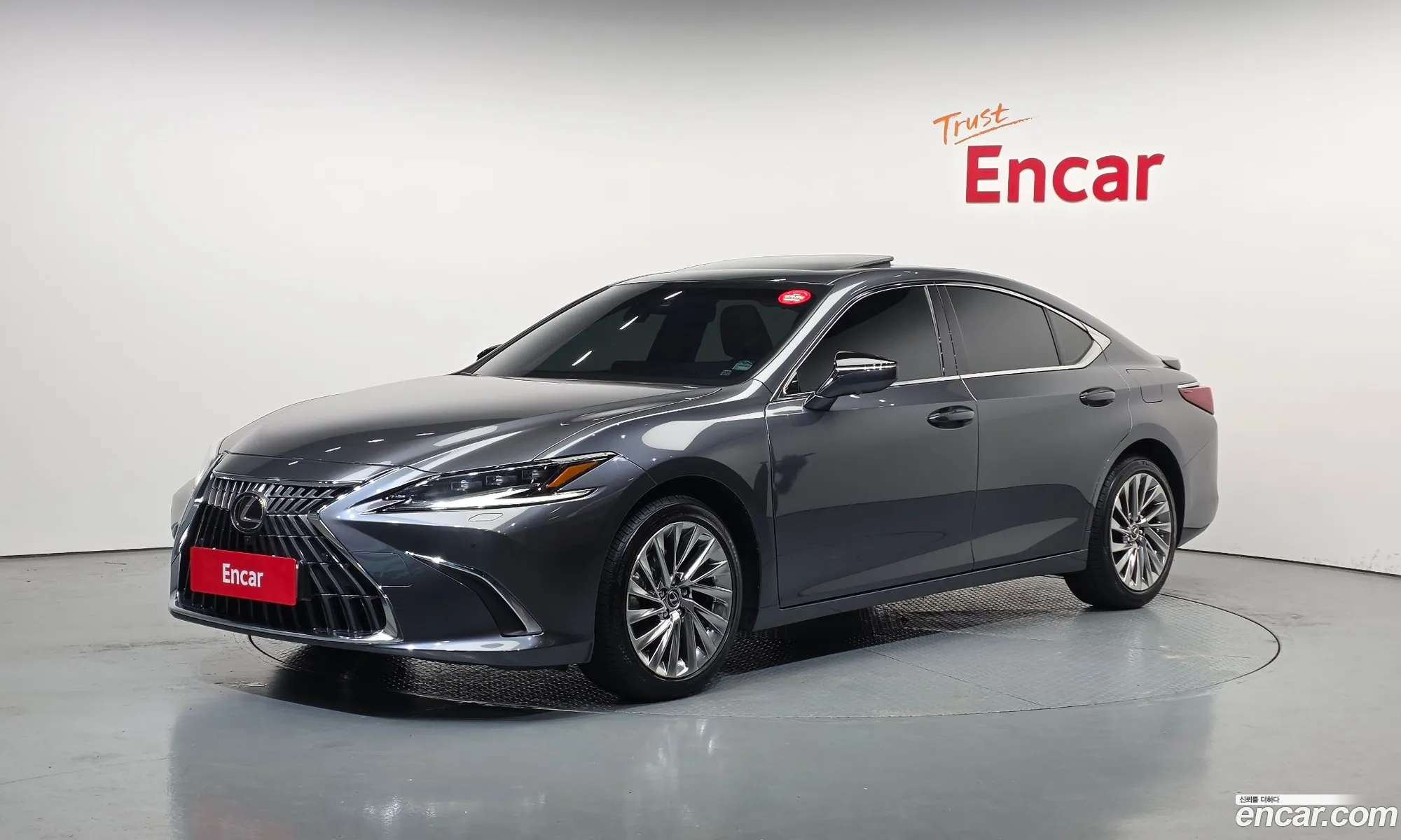 Lexus ES300h 7th Gen 2024 — 4