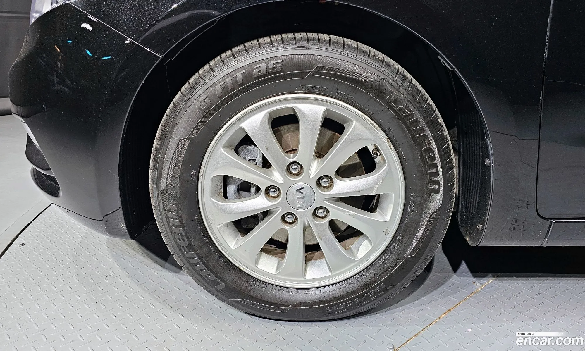 Kia K3 2015 — 17