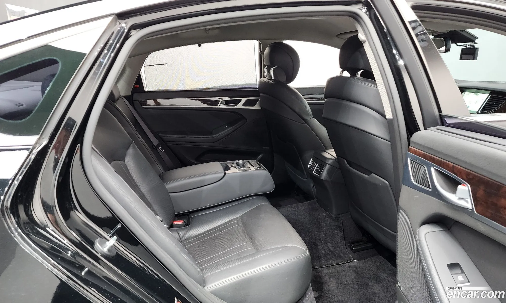 Hyundai Genesis DH 2015 — 19
