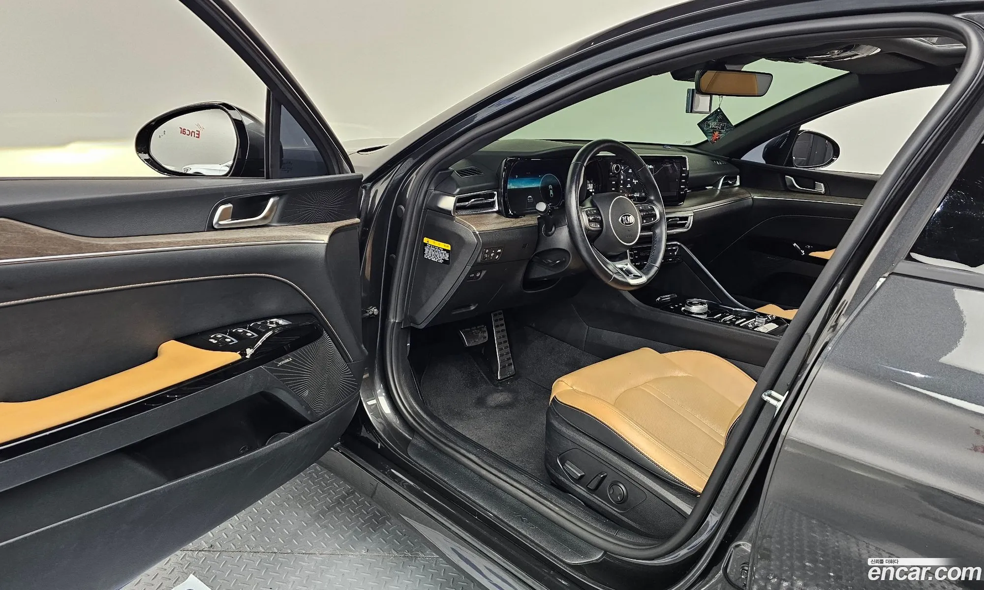 Kia K5 Hybrid 2020 — 17