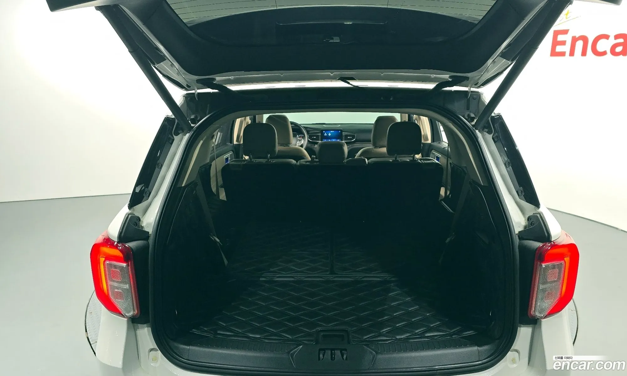 Ford Explorer 6th Gen 2020 1FMSK8FH6LGC71215 — 28