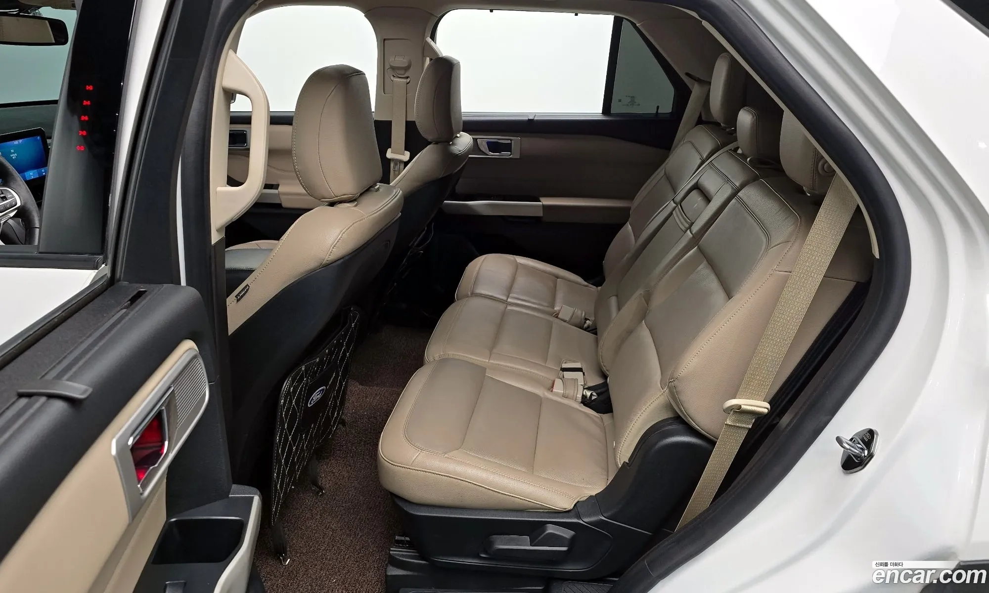Ford Explorer 6th Gen 2020 1FMSK8FH6LGC71215 — 32
