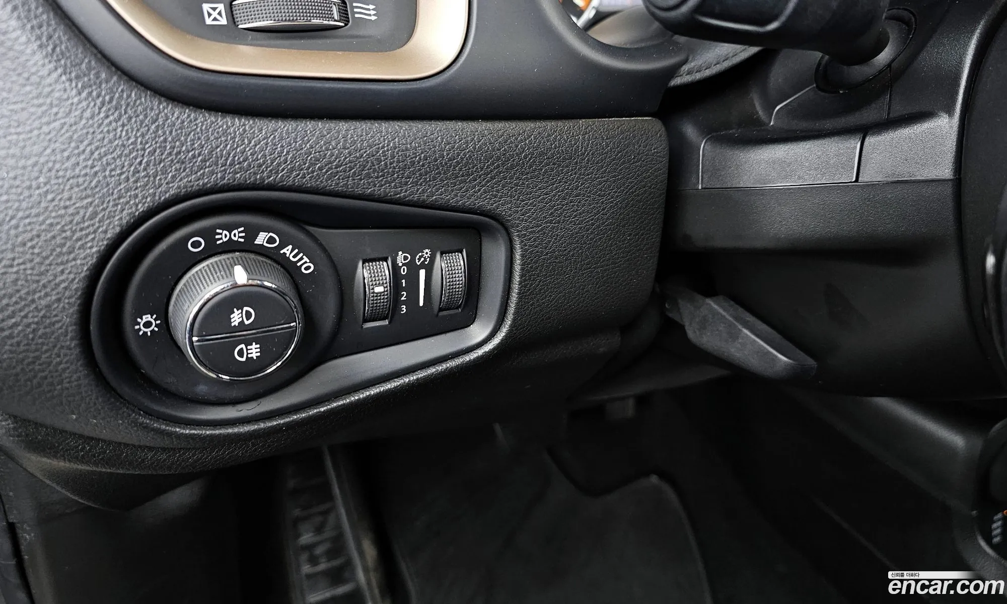 Jeep Renegade 2017 — 16