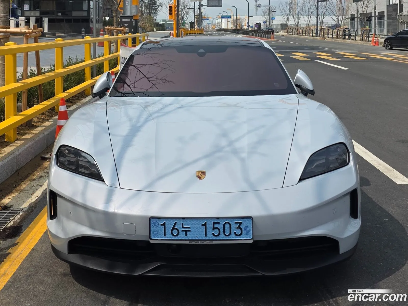 Porsche Taycan 2025 — 13