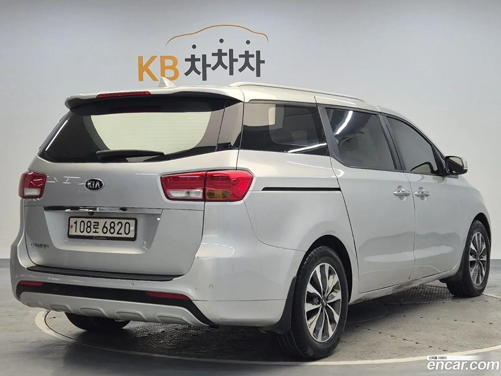 Kia Carnival 2014 — 13