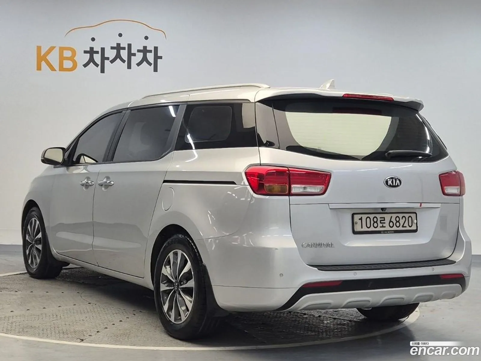 Kia Carnival 2014 — 18