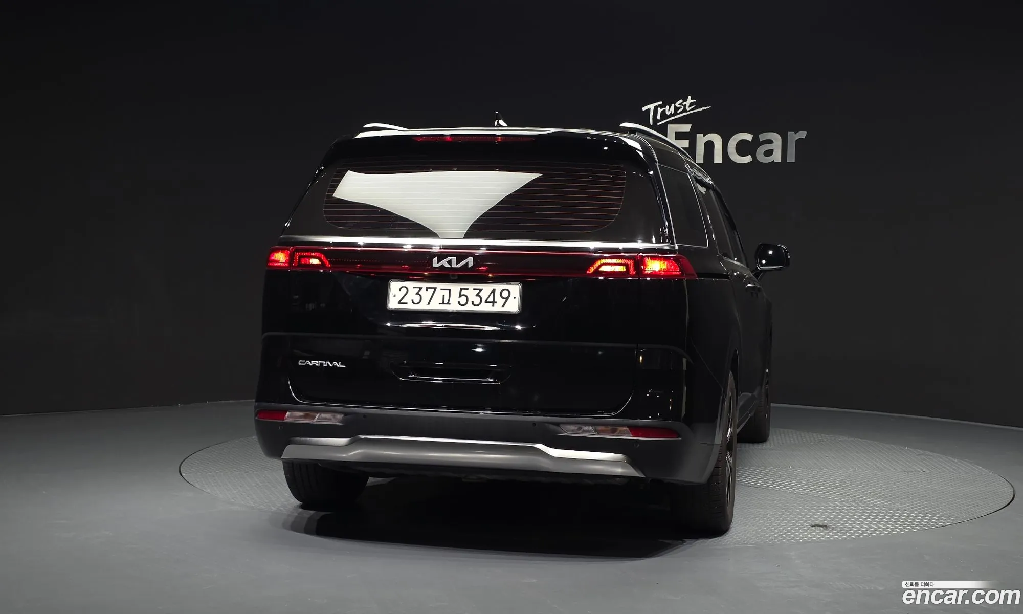 Kia Carnival 2022 — 2