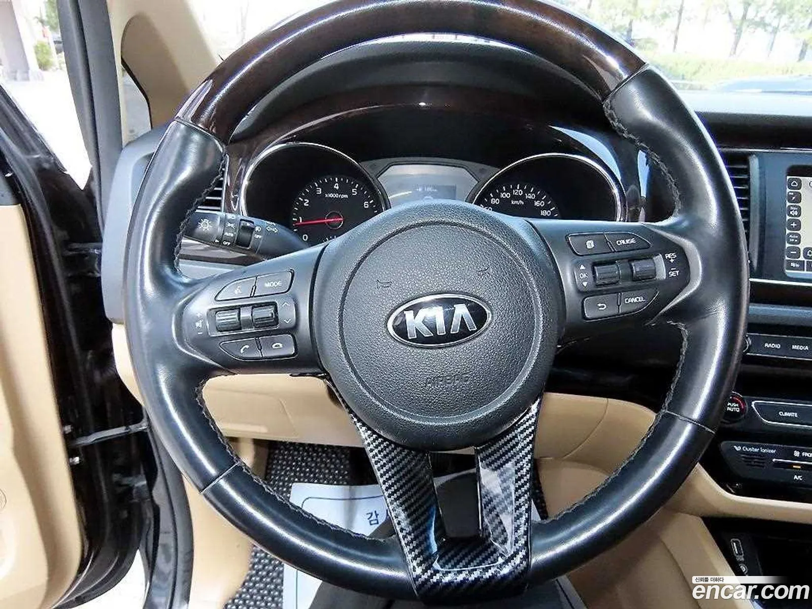 Kia Carnival 2018 — 13