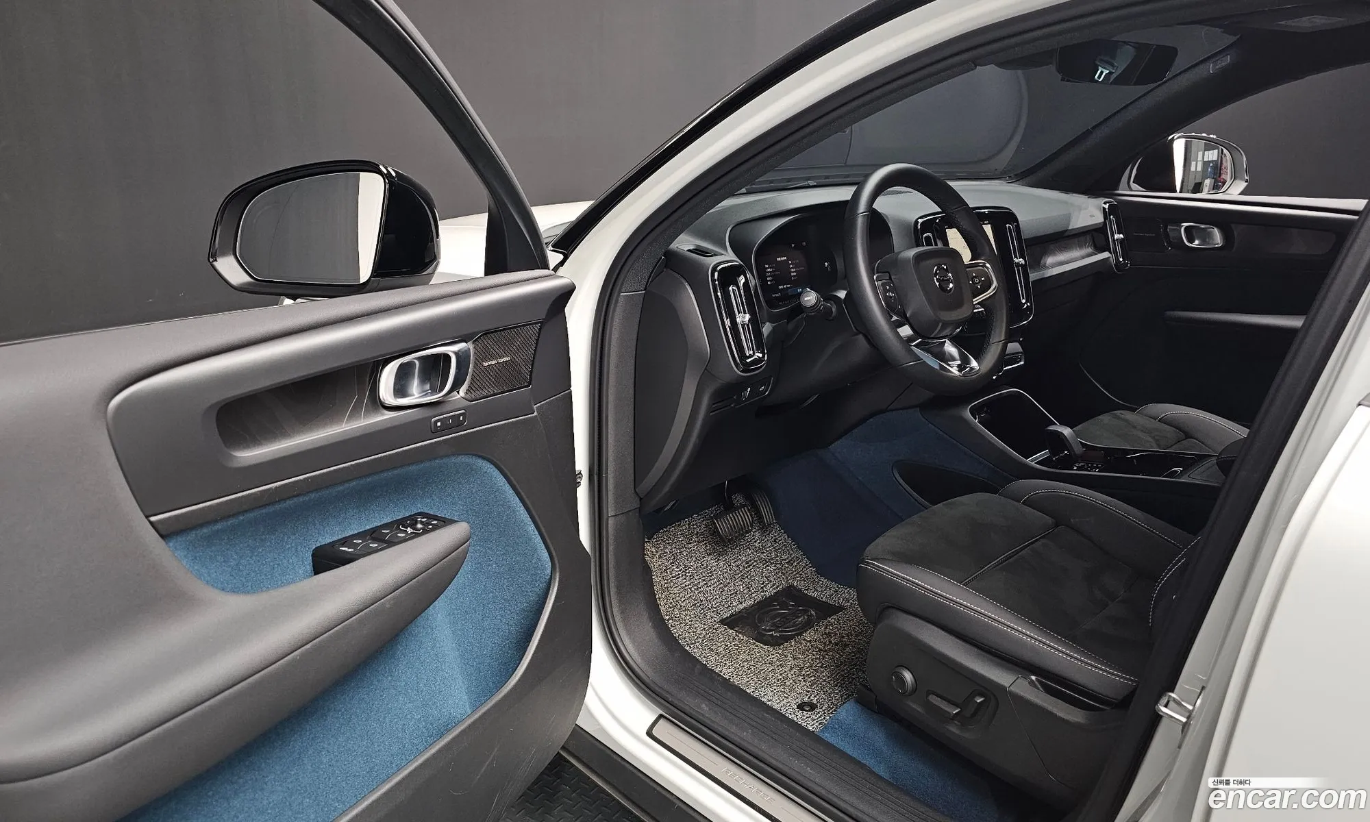 Volvo C40 Recharge 2022 YV1XKEDAEN2006372 — 7