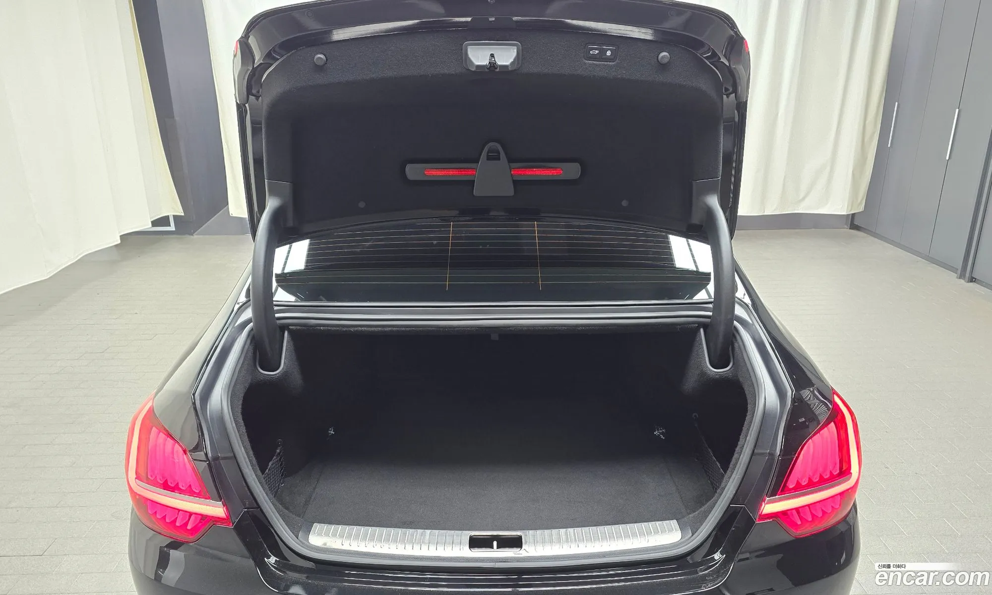 Kia K9 2023 — 9