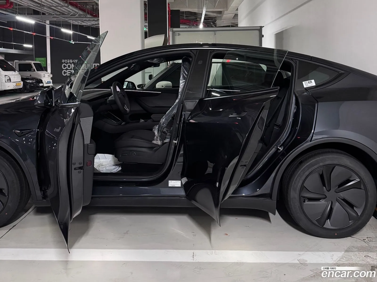 Tesla Model Y 2026 — 3