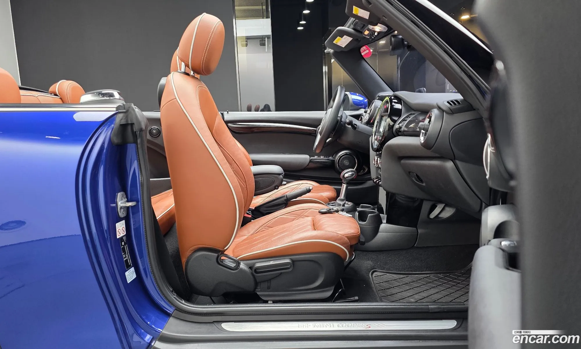 Mini Cooper S Convertible 2019 WMWWG9102K3A89676 — 14