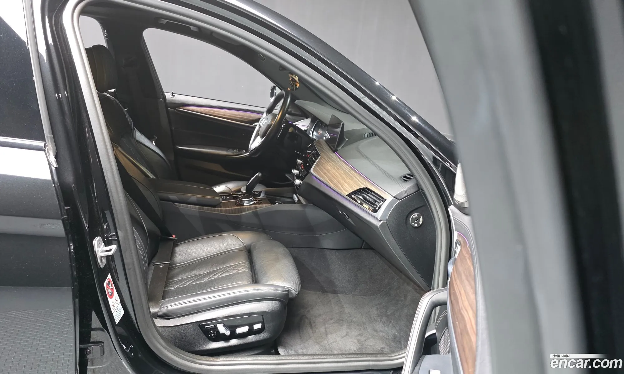 BMW 5 Series 2017 WBAJC3104HG924016 — 12