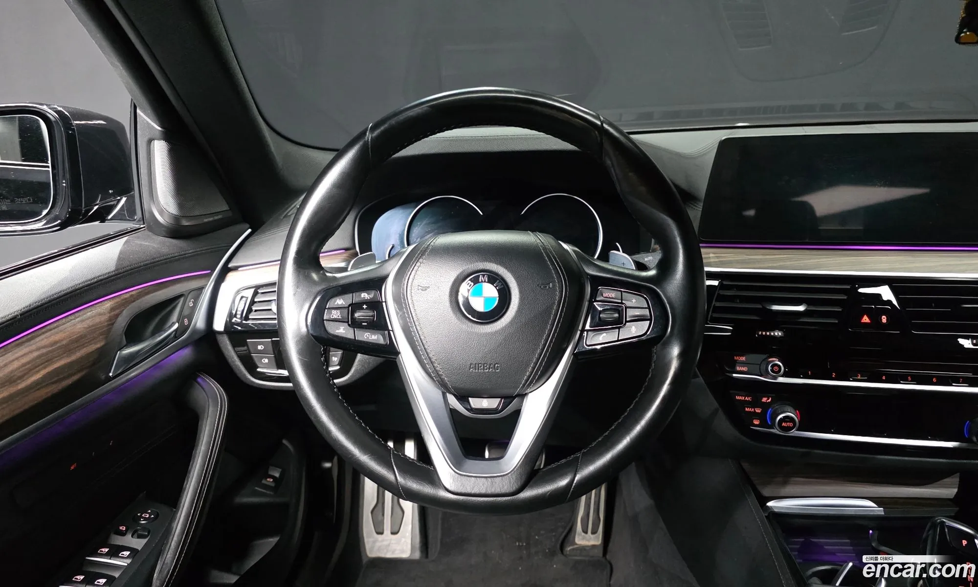 BMW 5 Series 2017 WBAJC3104HG924016 — 16