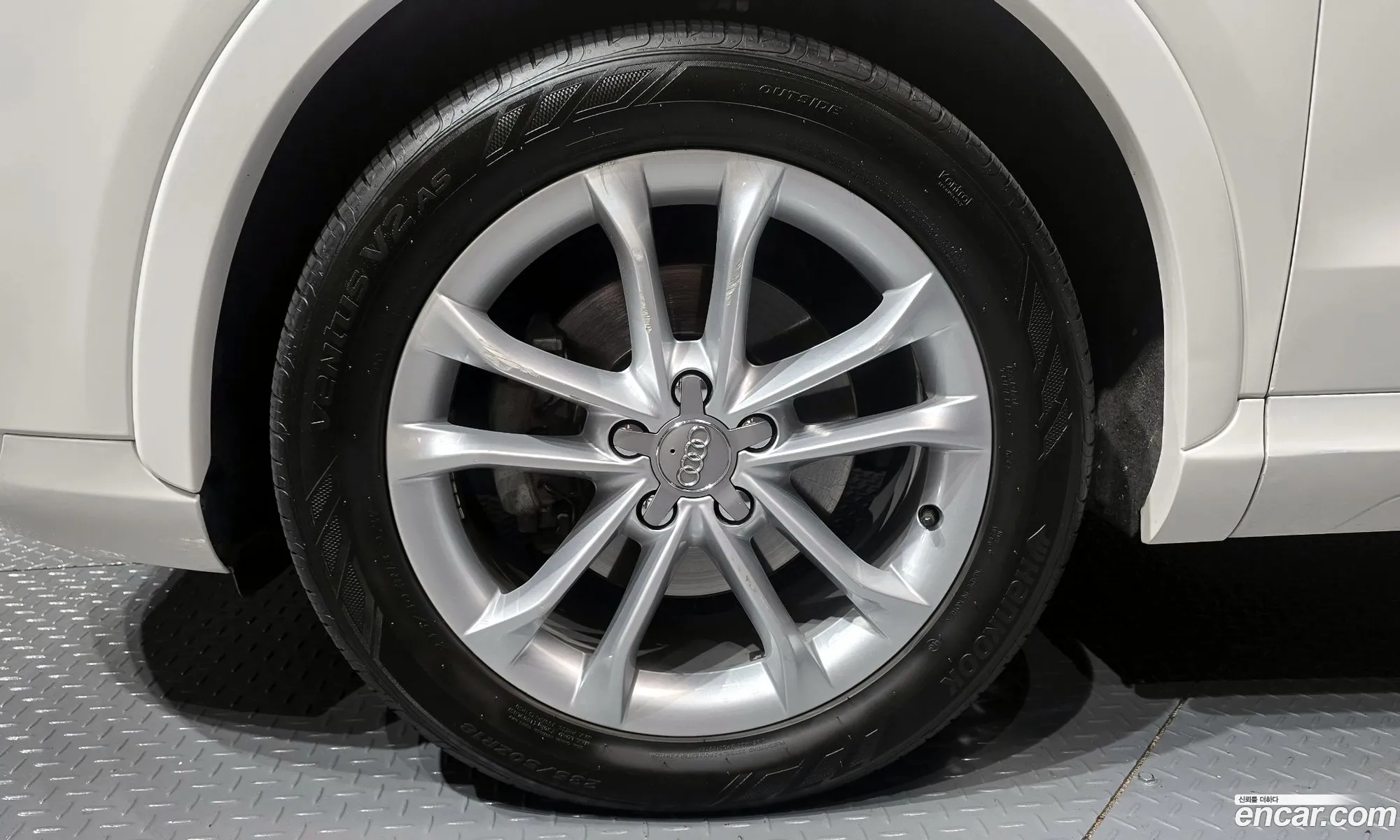 Audi Q3 2015 WAUZZZ8U7FR004508 — 19